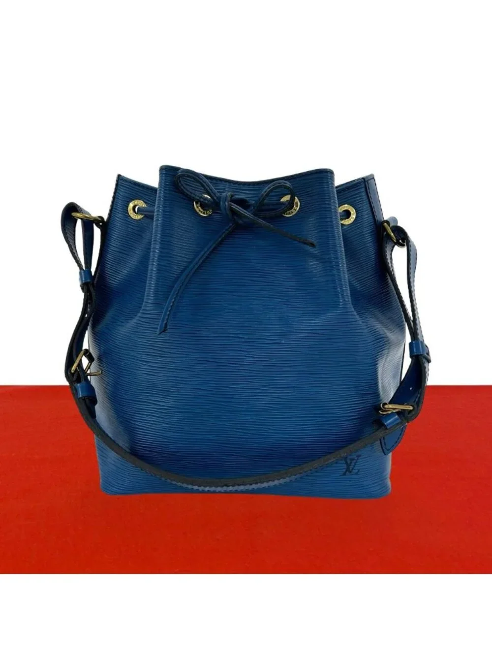 Louis Vuitton Vintage Noe Epi Leather Drawstring Shoulder Bag Toledo Blue